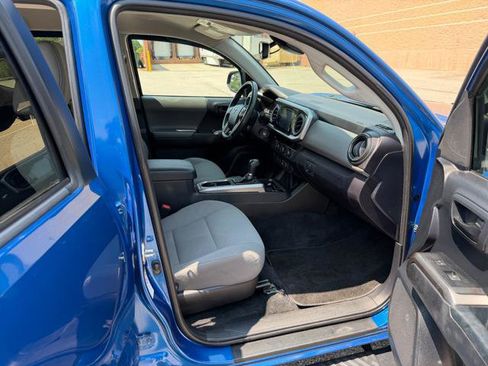 Used 2018 Toyota Tacoma SR5 RWD image 18