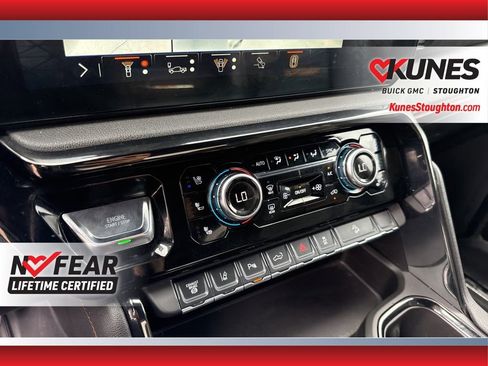 Used 2025 GMC Sierra 2500 AT4 image 38