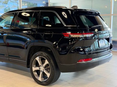 Used 2023 Jeep Grand Cherokee 4WD 4xe image 13
