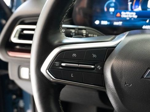 Used 2024 Chevrolet Traverse Z71 AWD/4WD image 13