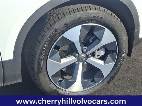 Certified 2025 Volvo XC40 B5 Core w/ Protection Package Premier image 9