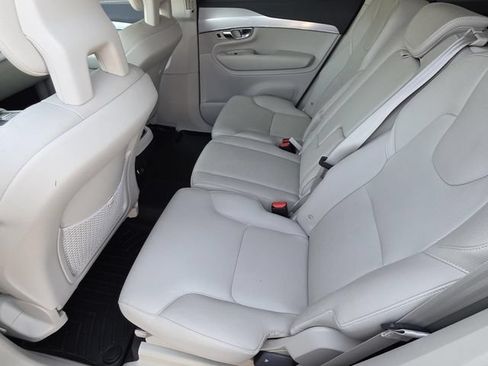 Used 2017 Volvo XC90 T6 Momentum w/ Vision Package AWD/4WD image 9