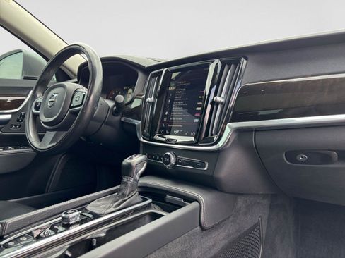 Used 2018 Volvo S90 T5 Momentum w/ Convenience Package FWD image 53