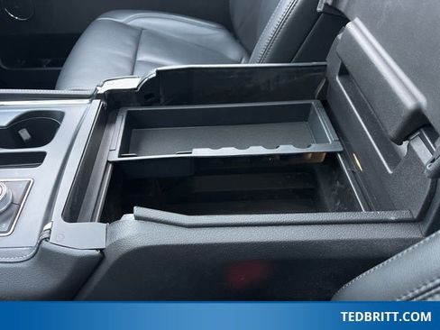 Used 2022 Ford Expedition XLT image 39