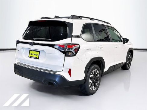 Used 2026 Subaru Forester Premium AWD/4WD image 5