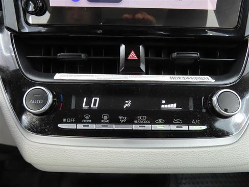Used 2024 Toyota Corolla LE FWD image 23