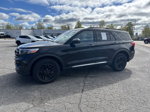 Used 2022 Ford Explorer XLT AWD/4WD image 7