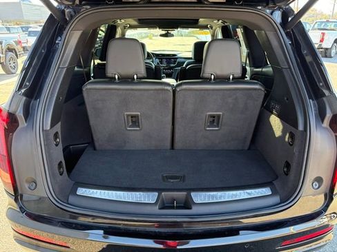 Used 2025 Cadillac XT6 Premium Luxury image 34