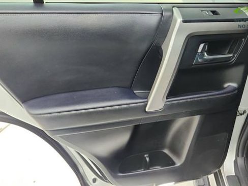 Used 2022 Toyota 4Runner SR5 AWD/4WD image 32