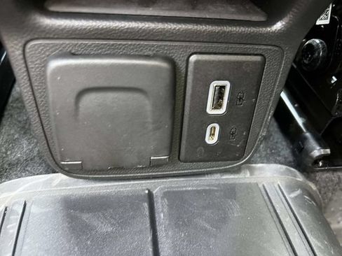 Used 2024 Chevrolet TrailBlazer RS w/ Convenience Package AWD/4WD image 13