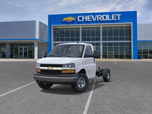 New 2026 Chevrolet Express 3500 w/ Power Convenience Package RWD image 9