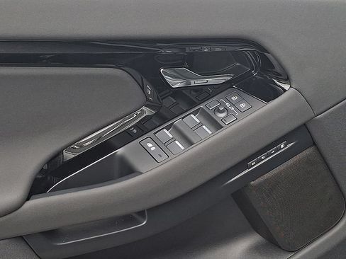 New 2026 Land Rover Range Rover Evoque Hoxton AWD/4WD image 8