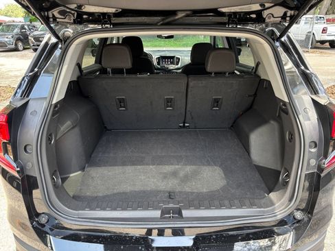 Used 2024 GMC Terrain SLE FWD image 30