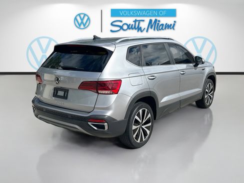 Used 2022 Volkswagen Taos SE image 7