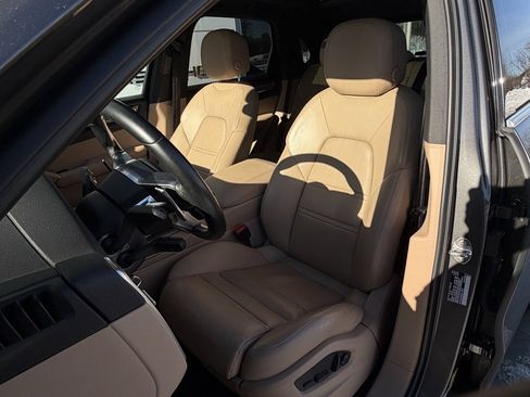 Used 2023 Porsche Cayenne image 5