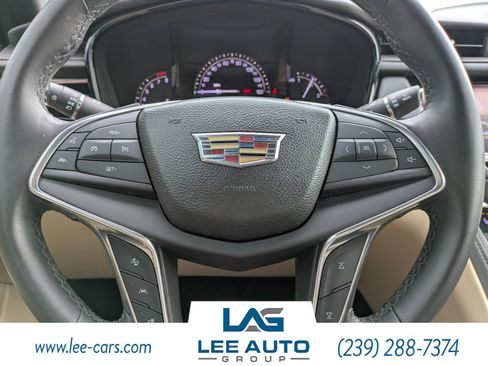 Used 2017 Cadillac XT5 Premium Luxury FWD image 22