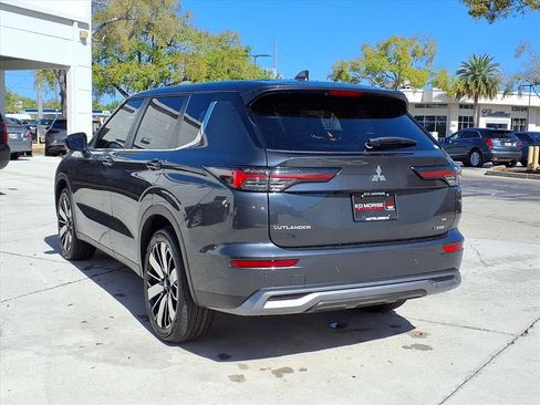 Used 2026 Mitsubishi Outlander SE FWD image 3