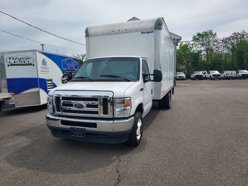 Used 2022 Ford E-450 and Econoline 450 Super Duty w/ Power Windows & Locks Group image 7