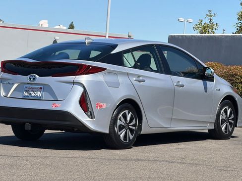 Used 2017 Toyota Prius Prime Plus FWD image 2