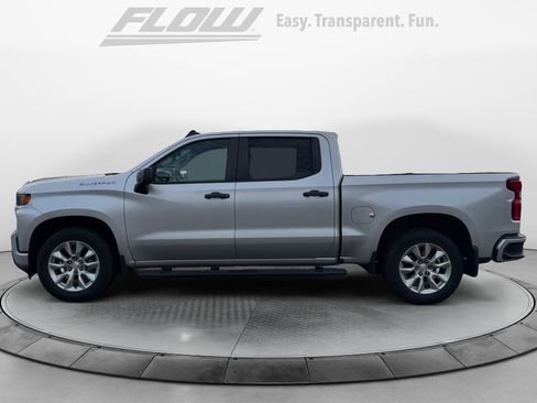 Used 2020 Chevrolet Silverado 1500 Custom w/ Custom Value Package image 4