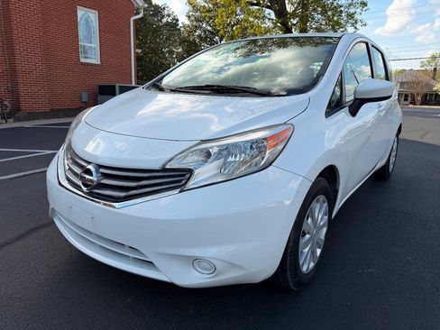 Used 2016 Nissan Versa Note SV FWD image 2