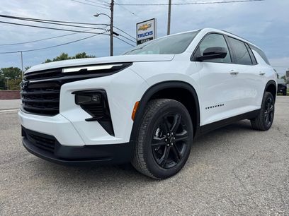 New 2027 Chevrolet Traverse LT w/ Midnight/Sport Edition