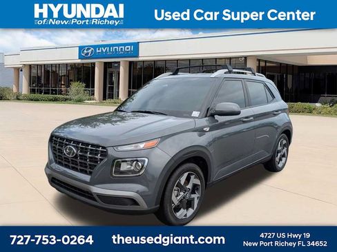 Certified 2025 Hyundai Venue SEL FWD image 1