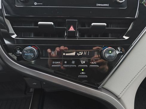 Used 2023 Toyota Camry SE w/ Cold Weather Package image 20