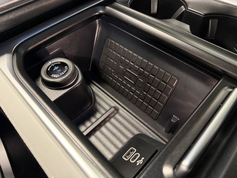 Used 2025 Ford Expedition Platinum image 14