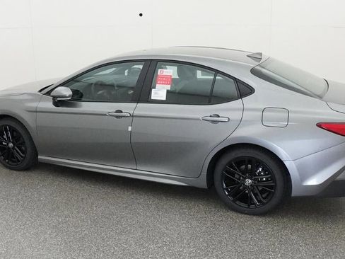 New 2026 Toyota Camry SE FWD image 4