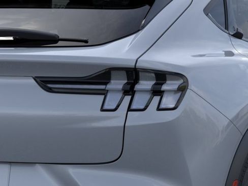 New 2026 Ford Mustang Mach-E Select RWD image 21