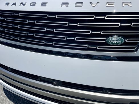 Used 2025 Land Rover Range Rover SE AWD/4WD image 32