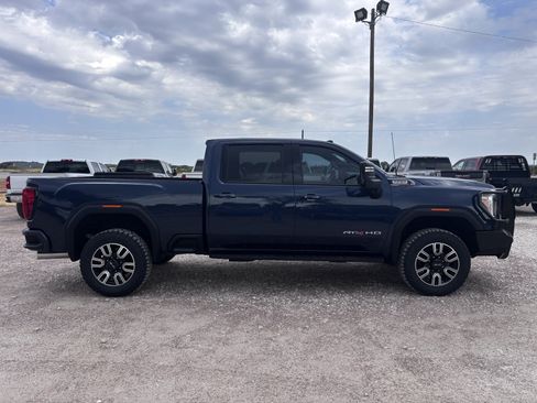 Used 2023 GMC Sierra 2500 AT4 w/ AT4 Preferred Package AWD/4WD image 7