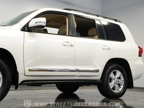 Used 2013 Toyota Land Cruiser AWD/4WD image 22
