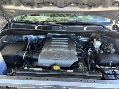 Used 2010 Toyota Tundra Limited AWD/4WD image 31