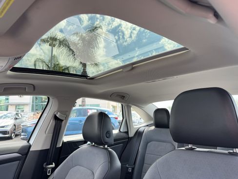 Used 2025 Volkswagen Jetta SE w/ Sunroof Package FWD image 31