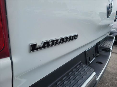Used 2024 RAM 1500 Laramie AWD/4WD image 7