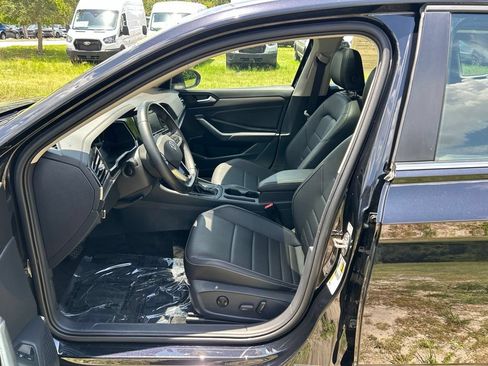 Used 2023 Volkswagen Jetta SE w/ Panoramic Sunroof Package FWD image 15