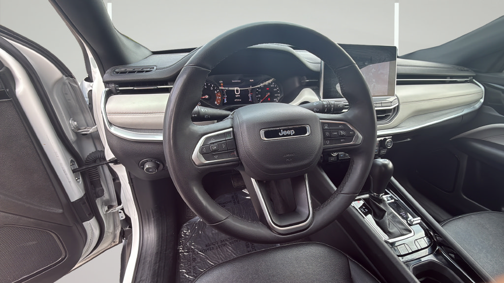 Used 2025 Jeep Compass Limited AWD/4WD image 15