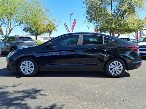 Used 2020 Hyundai Elantra SE image 2