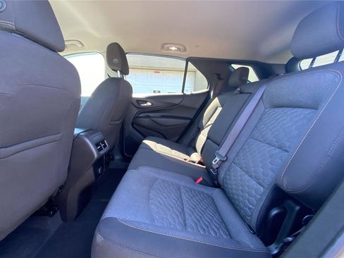 Used 2018 Chevrolet Equinox LT image 11