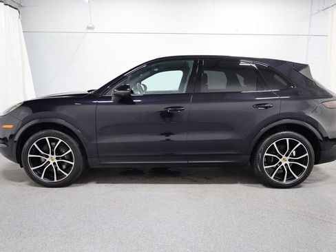 Used 2022 Porsche Cayenne image 2