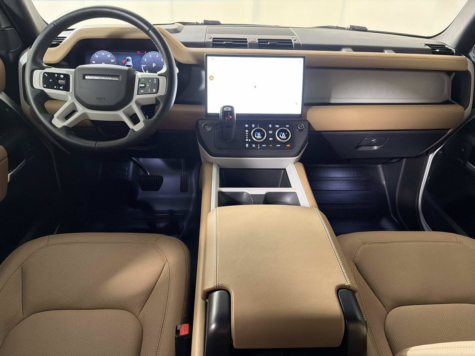 Used 2026 Land Rover Defender 110 X-Dynamic SE AWD/4WD image 13