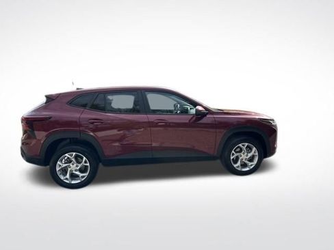 Used 2024 Chevrolet Trax LS w/ LS Convenience Package FWD image 7