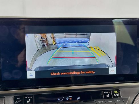 Used 2025 Toyota Camry SE w/ Multimedia Upgrade Package AWD/4WD image 14