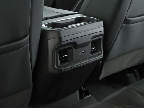 Used 2025 Chevrolet Silverado 1500 LT Trail Boss w/ Convenience Package II AWD/4WD image 6
