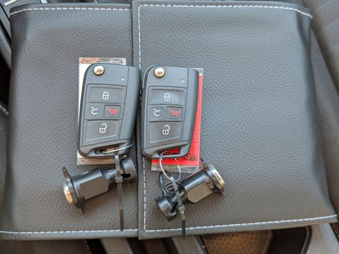 Used 2025 Volkswagen Jetta S image 32