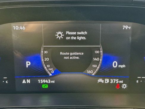 Used 2023 Volkswagen Taos SE w/ Panoramic Sunroof Package FWD image 17