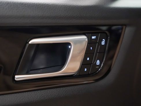 Certified 2023 Porsche Cayenne image 22