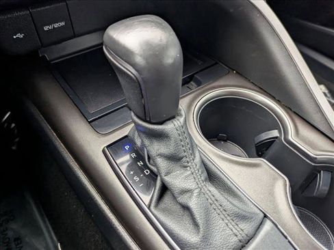 Used 2021 Toyota Camry SE image 12